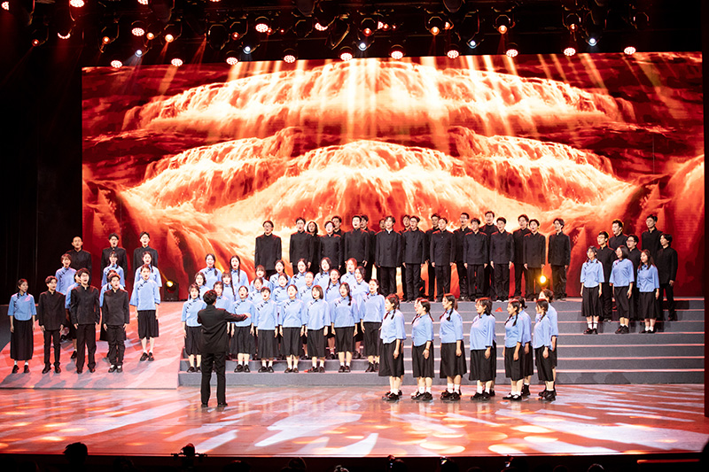 亚洲城yzc88《先锋·人大组歌》音乐舞蹈史诗首演。学校供图